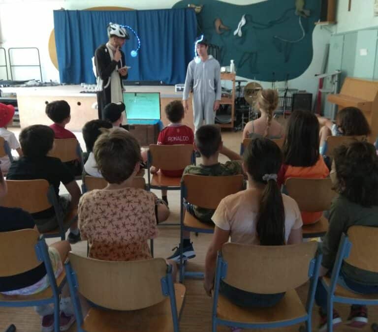 Theaterstück „Fisch im Netz“