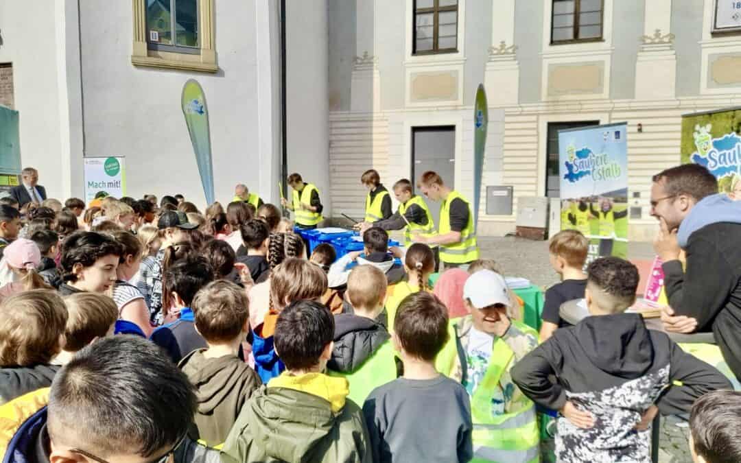 Rauchbeinschüler besuchen die Aktion „Ostalb trennt“