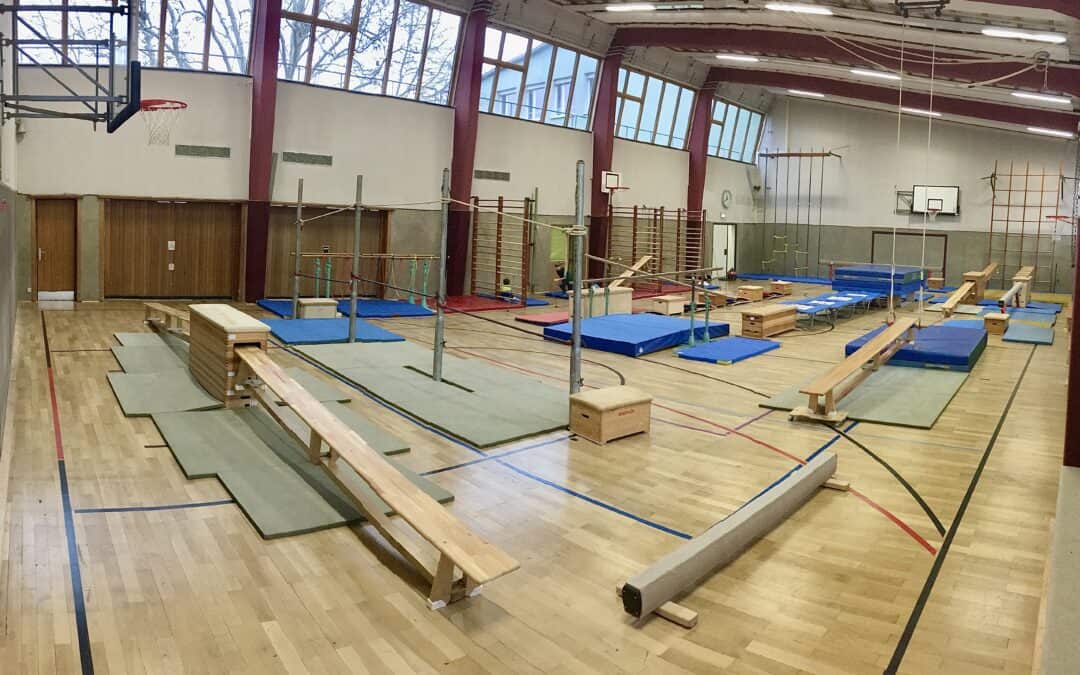 Dschungelparkour – Große Gerätelandschaft in der Turnhalle