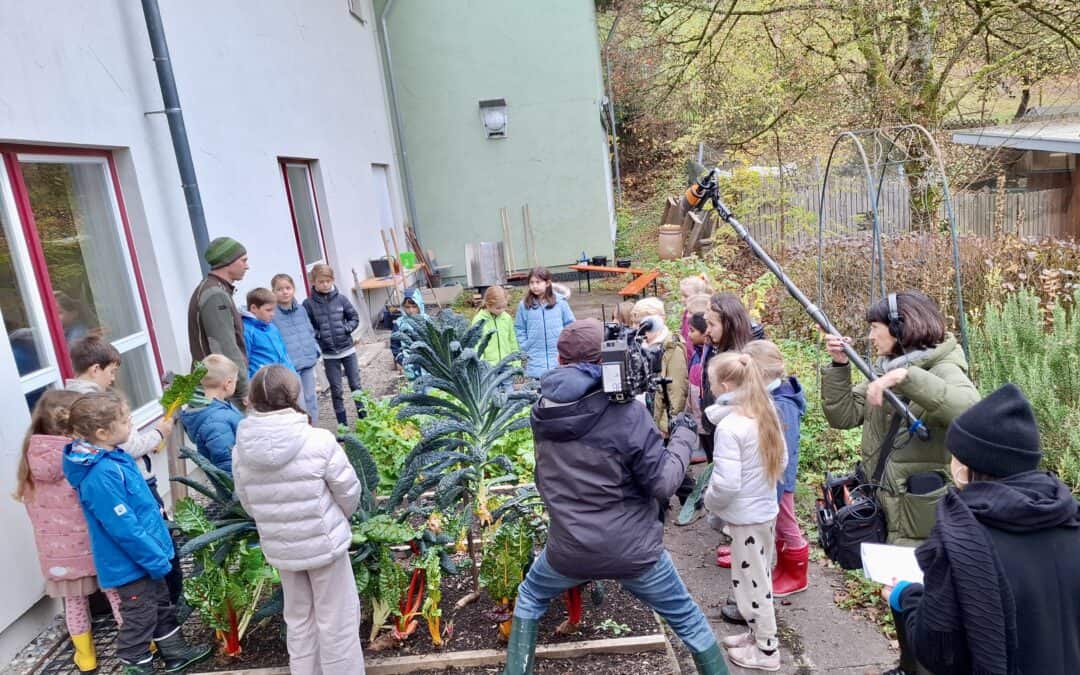 ZDF Logo zu Besuch an der Rauchbeinschule